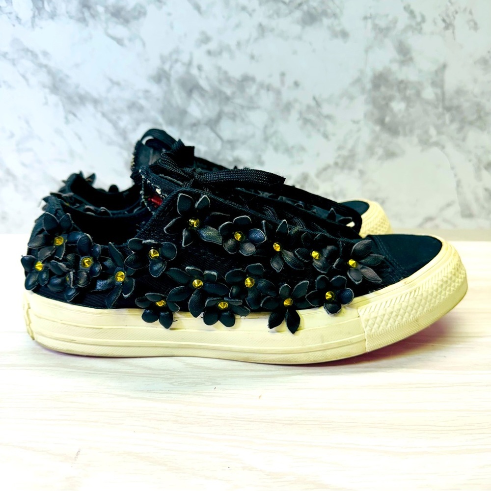 Converse Chuck Taylor All Star OX Black leather 3D Floral  size 7 #554863C
